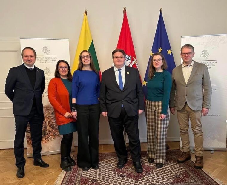 Vaikų linijos susitikimas su Lietuvos ambasada Švedijoje, dr Robertas Povilaitis, dr. Smiltė Jasiulionė, Eglė Tamulionytė, Brigita vazgytė, ambasadorius Linas Linkevičius