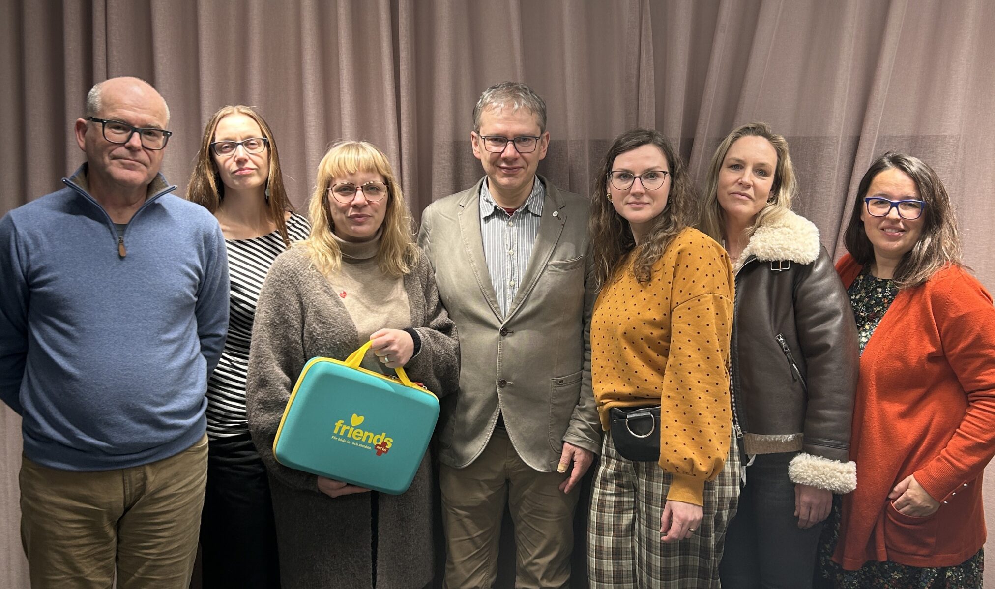 Švedijos :Friends" organizacijos, Norvegijos atstovų ir Lietuvos Vaikų linijos komandų, dirbančių patyčių srityje, nariai